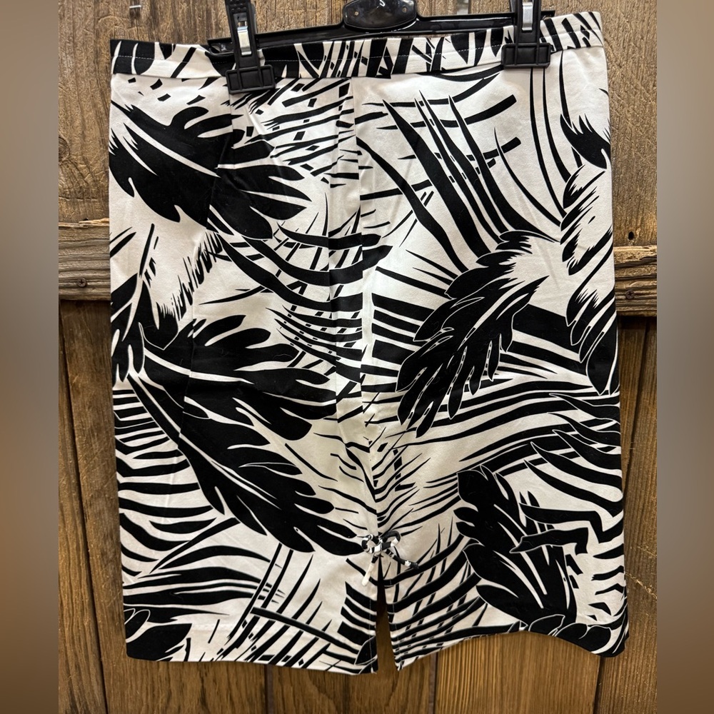 Black and White Leaf Print Midi Skirt